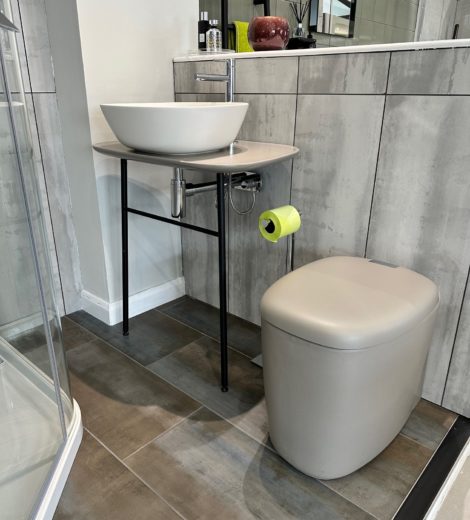 *Ex-display* Vitra Plural Free-Standing Washbasin Unit & WC