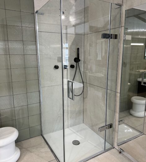 *Ex-display* Matki Eauzone Hinged Door & Side Panel 900 x 900mm